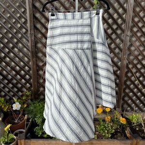 WHO WHAT WEAR Cream & Gray Skirt